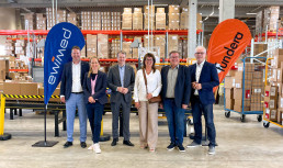 Landrat Pauli, B&uuml;rgermeister Hahn, Silke Leibold, Lotta Wiest, Egon Wiest, Georg H&auml;hn im ewimed LagerLandrat Pauli, B&uuml;rgermeister Hahn, Silke Leibold, Lotta Wiest, Egon Wiest, Georg H&auml;hn im ewimed Lager